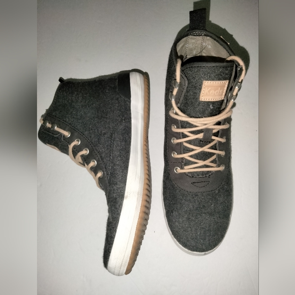 Keds (Size 8) Charcoal Gray High-Top Gray & Tan Lace Up Scoutboot Felt Sneakers